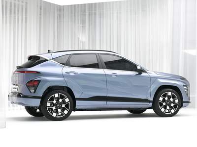 hyundai-kona-electric-back-view