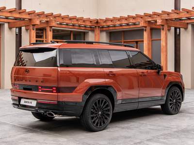 hyundai-santa-fe-back-view