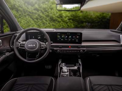 kia-sorento-intern-1