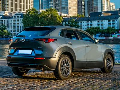 mazda-cx-30-2019-back-side1