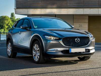 mazda-cx-30-2019-front-side1