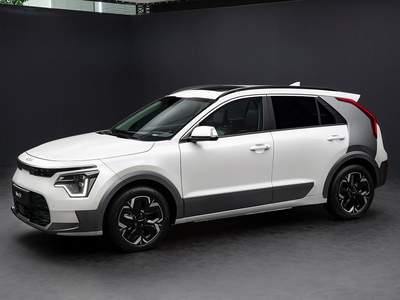 niro-ev-22-side-view