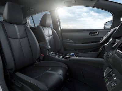 nissan-leaf-2017-interior-2