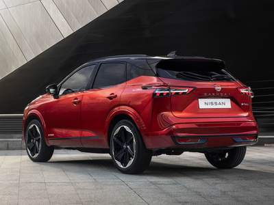 nissan-qashqai-back-view