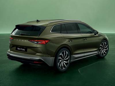 skoda-enyaq-back-view
