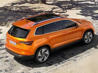 skoda-karoq-2022-side-back
