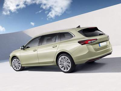 skoda-superb-back-view