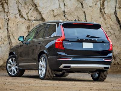 volvo-xc-90-my2019-back-view