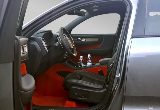 XC40 2.0 d3 R-design geartronic my20 - immagine 21