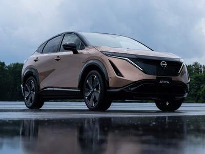 nissan-ariya-2022-front-side