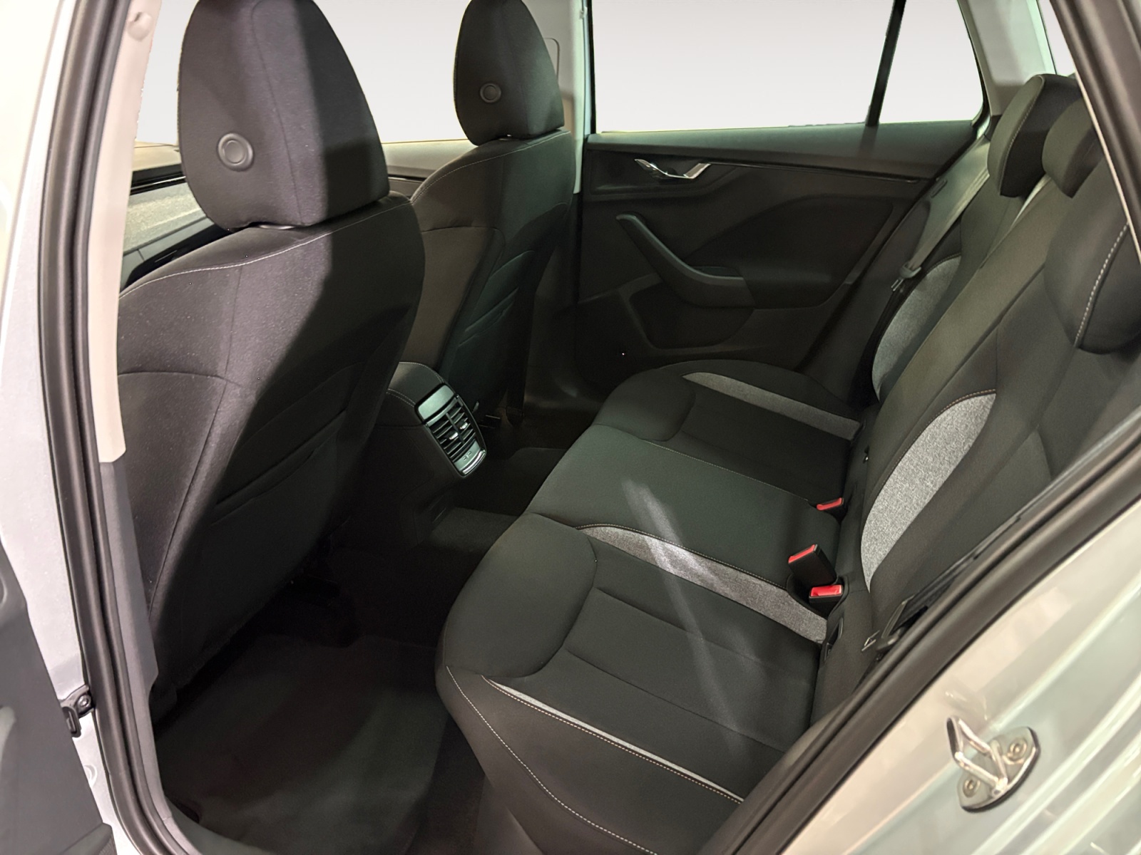 Kamiq 1.0 tsi 130 Edition 115cv KM0 - immagine 11