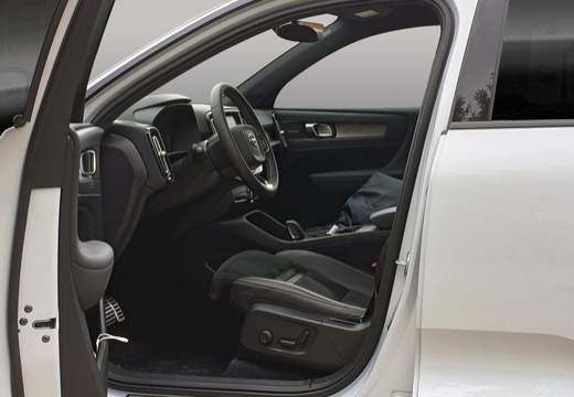 XC40 ESSENTIAL B3 AUT - immagine 10