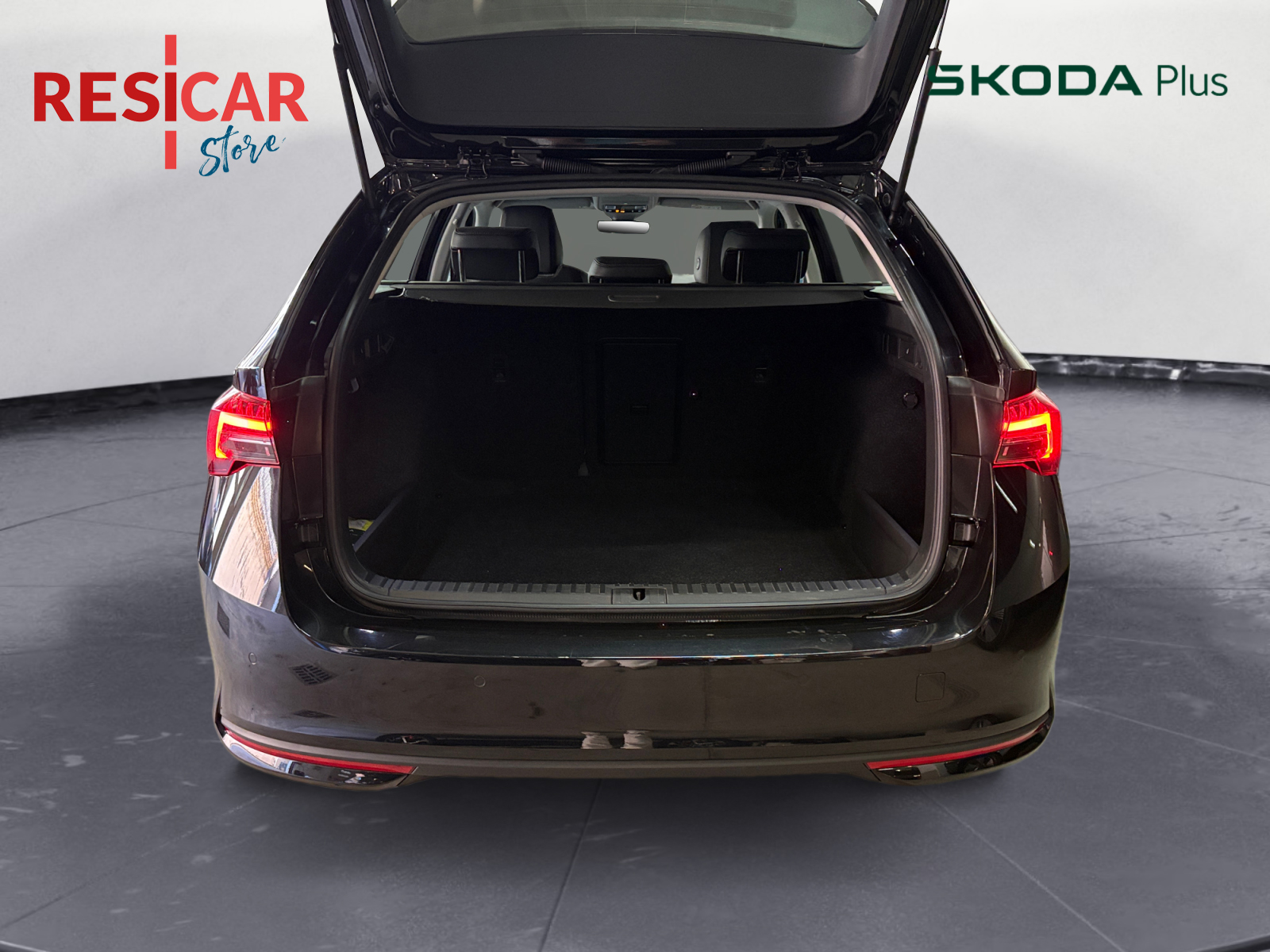 Octavia Wagon 2.0 tdi Executive 150cv dsg IVA ESPOSTA - immagine 14