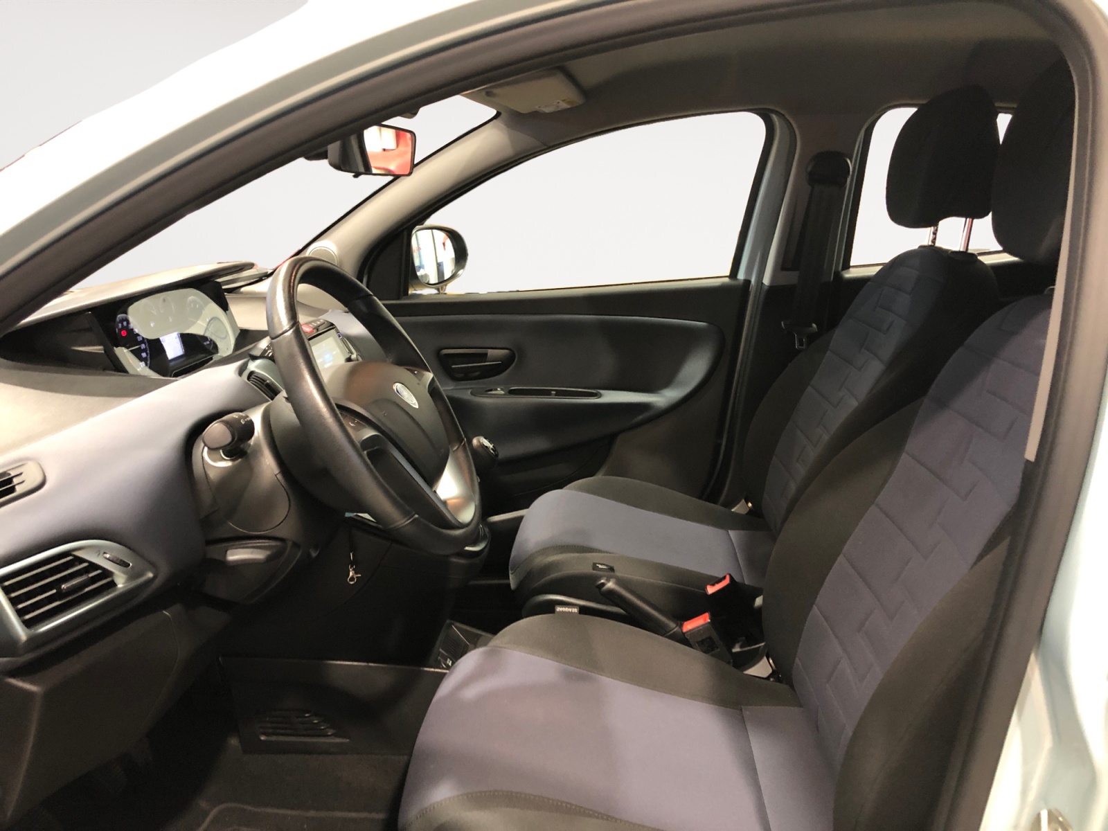 Ypsilon 1.2 Ecochic Gpl 69cv - immagine 7