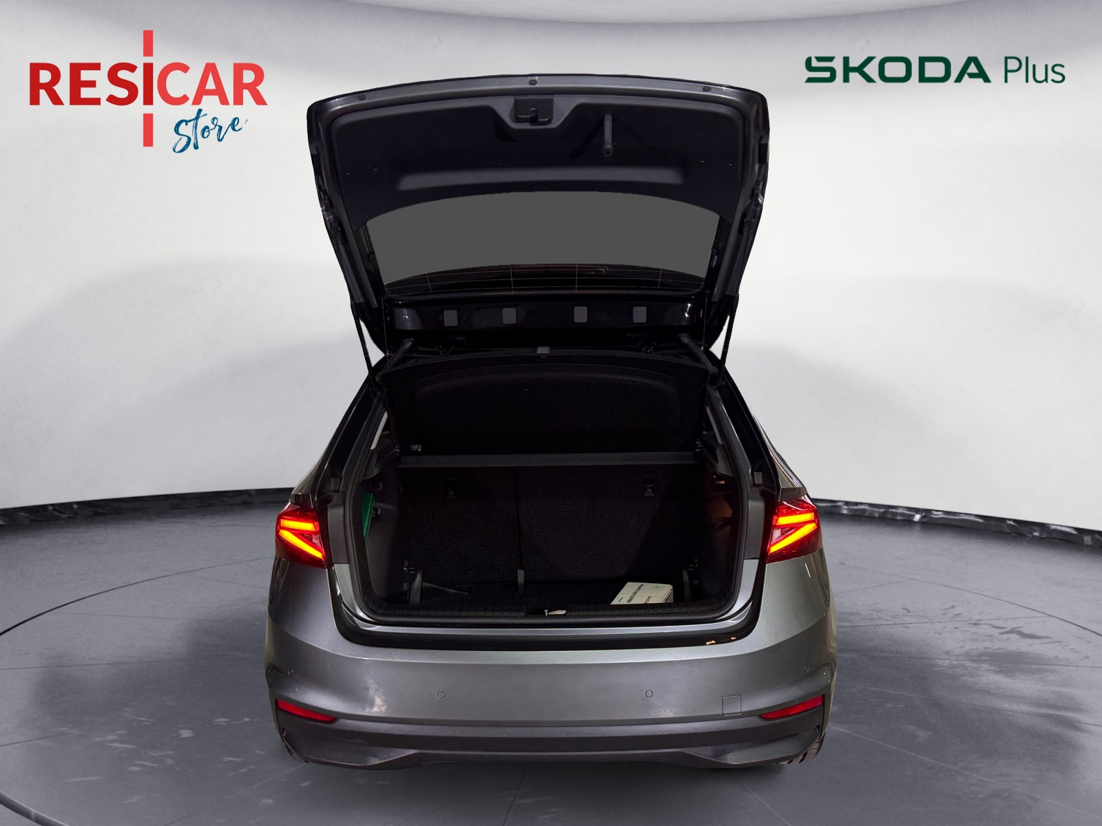 Fabia 1.0 mpi Young Edition 80cv, IVA ESPOSTA - immagine 14