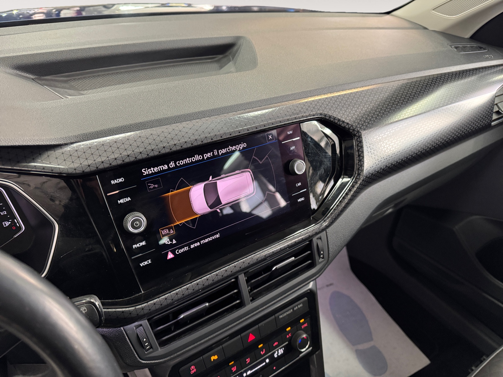 T-Cross 1.0 tsi Advanced 110cv IDONEA NEOPATENTATO - immagine 10