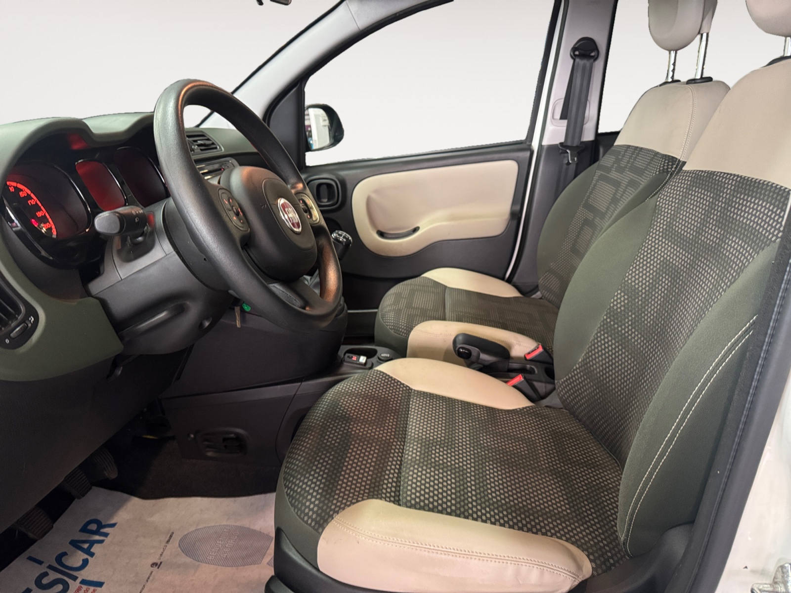 Panda 1.3 mjt 16v 4x4 75cv - immagine 7