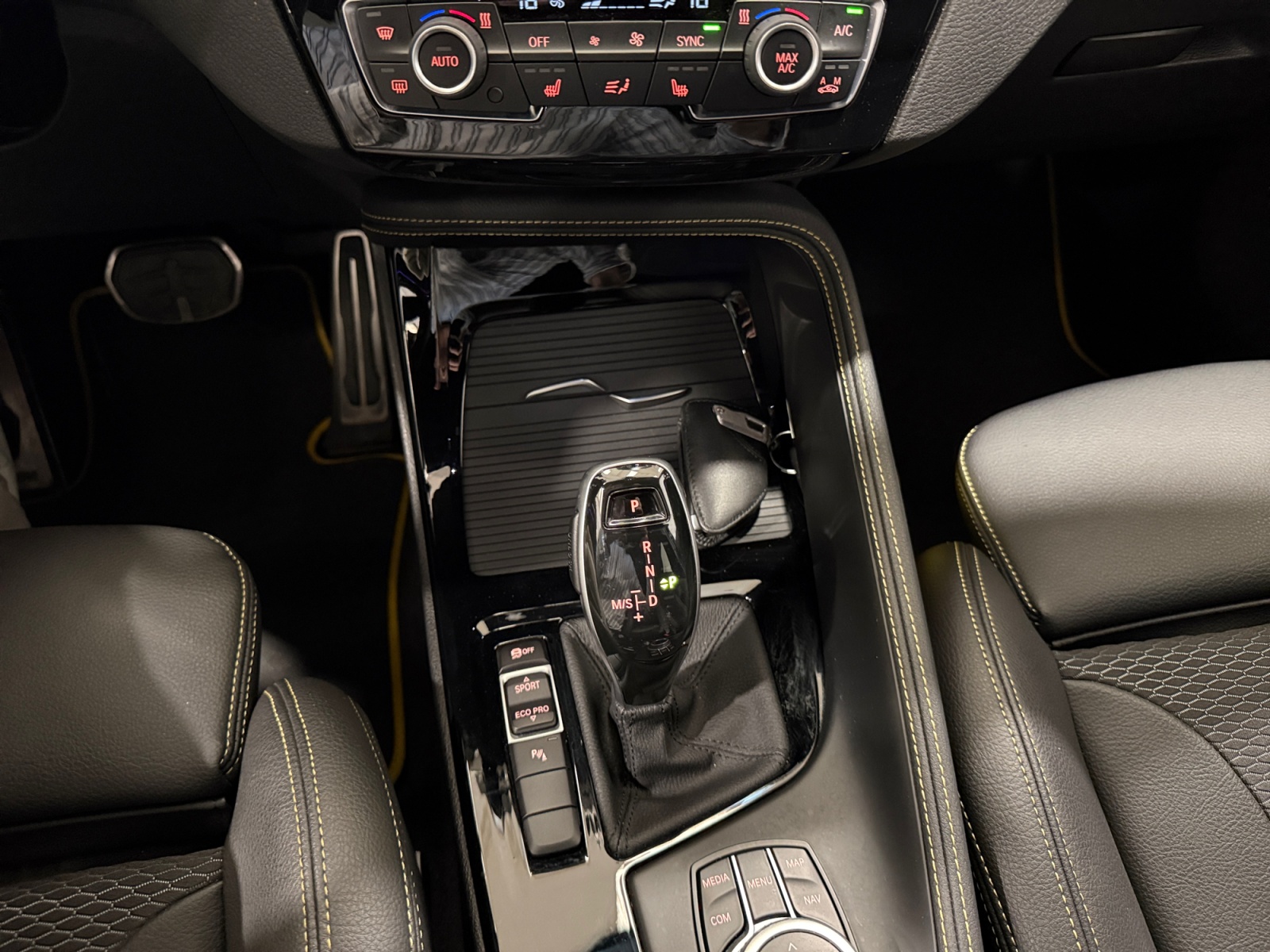 X2 sdrive18d Msport X auto - immagine 9