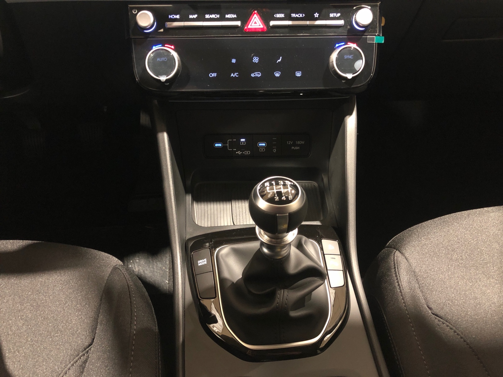 TUCSON PE 1.6TGDI MT 48V BUSINESS - immagine 9