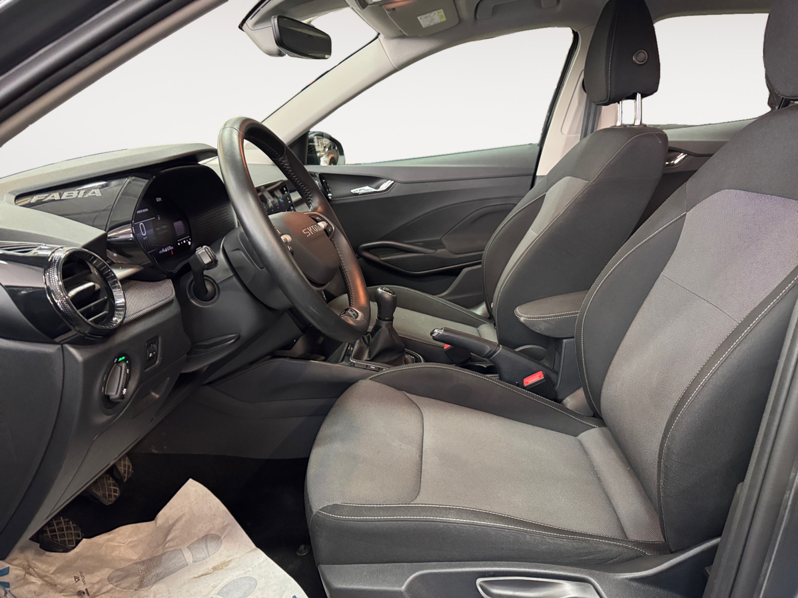 Fabia 1.0 tsi Young Edition 95cv IVA ESPOSTA - immagine 7
