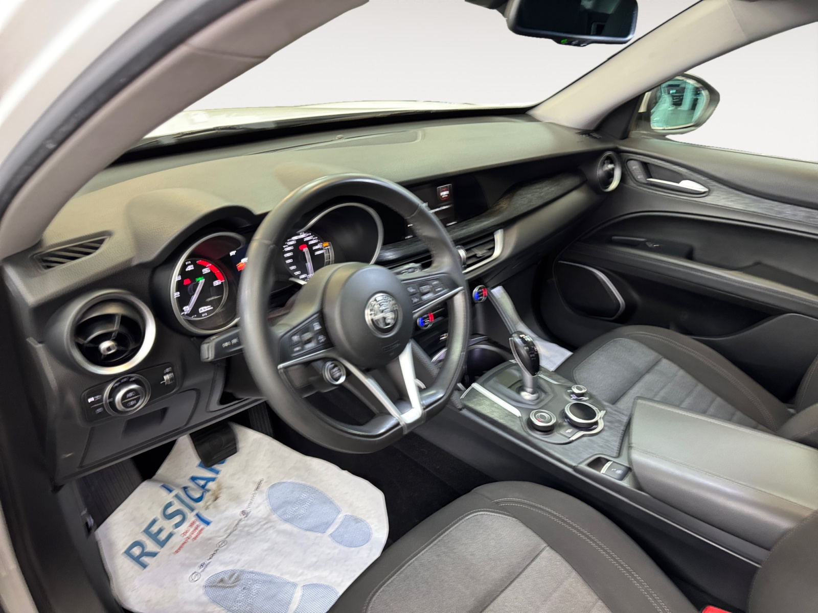 Stelvio 2.2 t Sport Tech Q4 190cv auto - immagine 6
