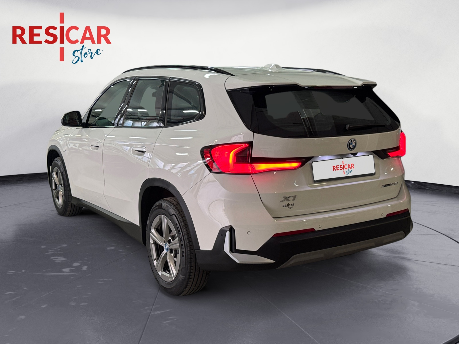 X1 xdrive 30e auto - immagine 4