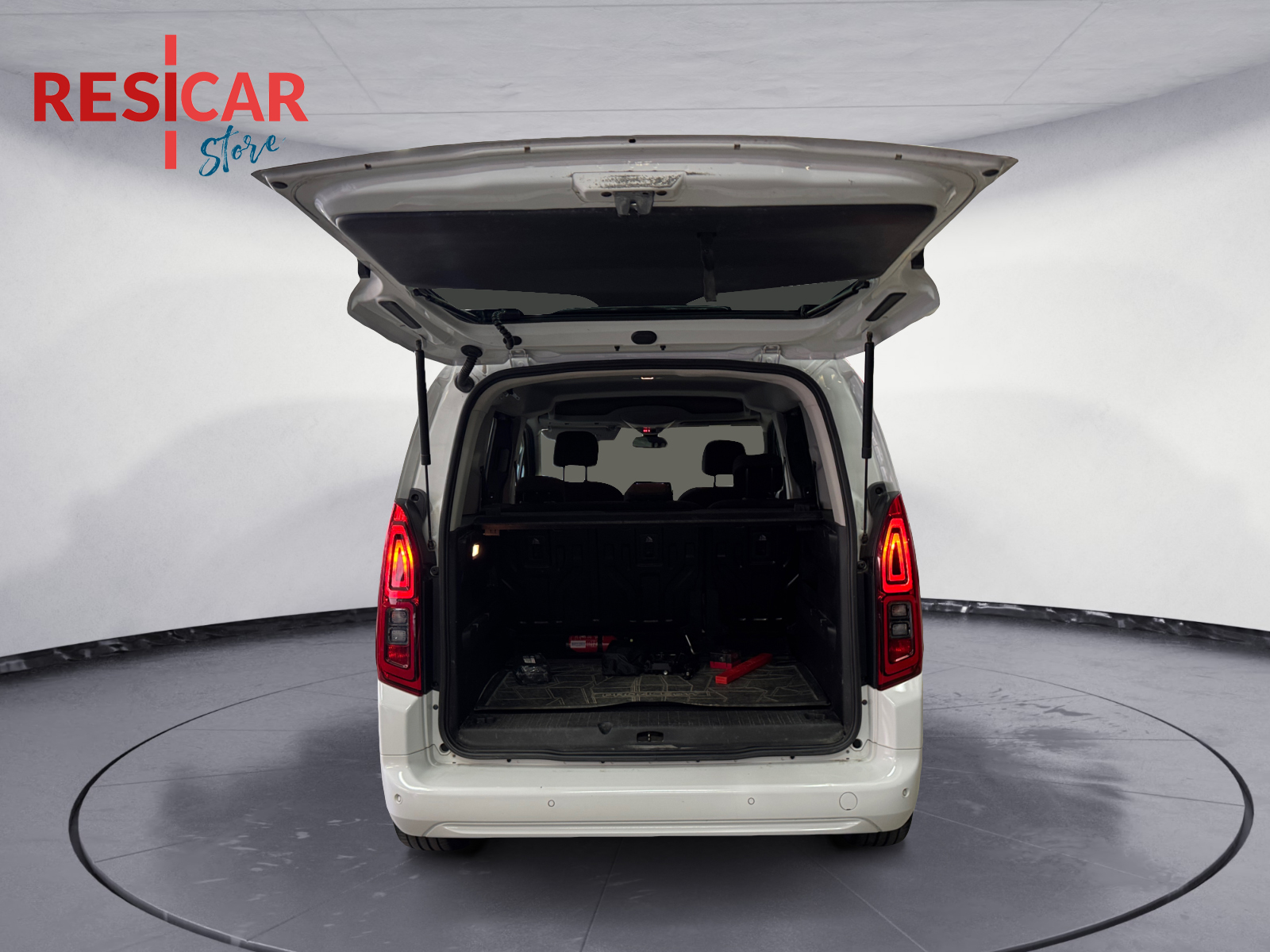 Proace City Verso 1.2P 110cv S&S L1 D Executive - immagine 14