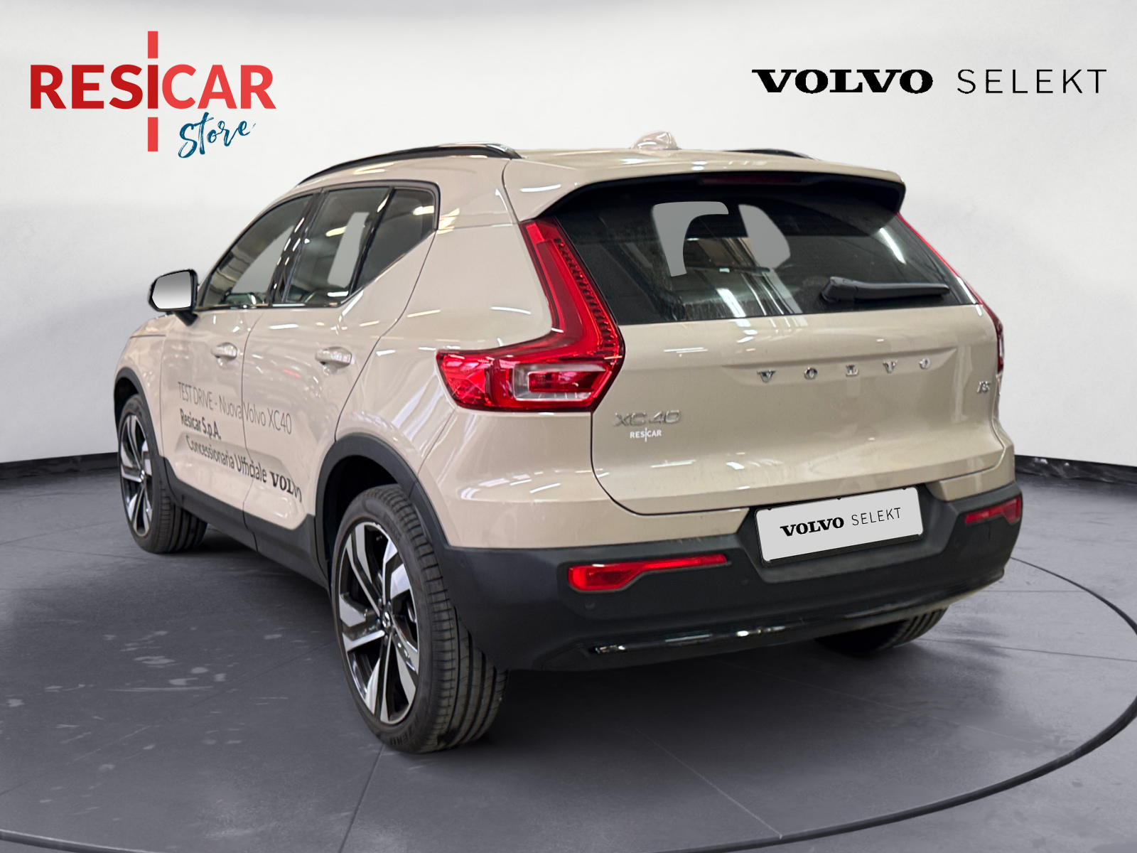 XC40 Ultra Dark B3 AUT - immagine 4