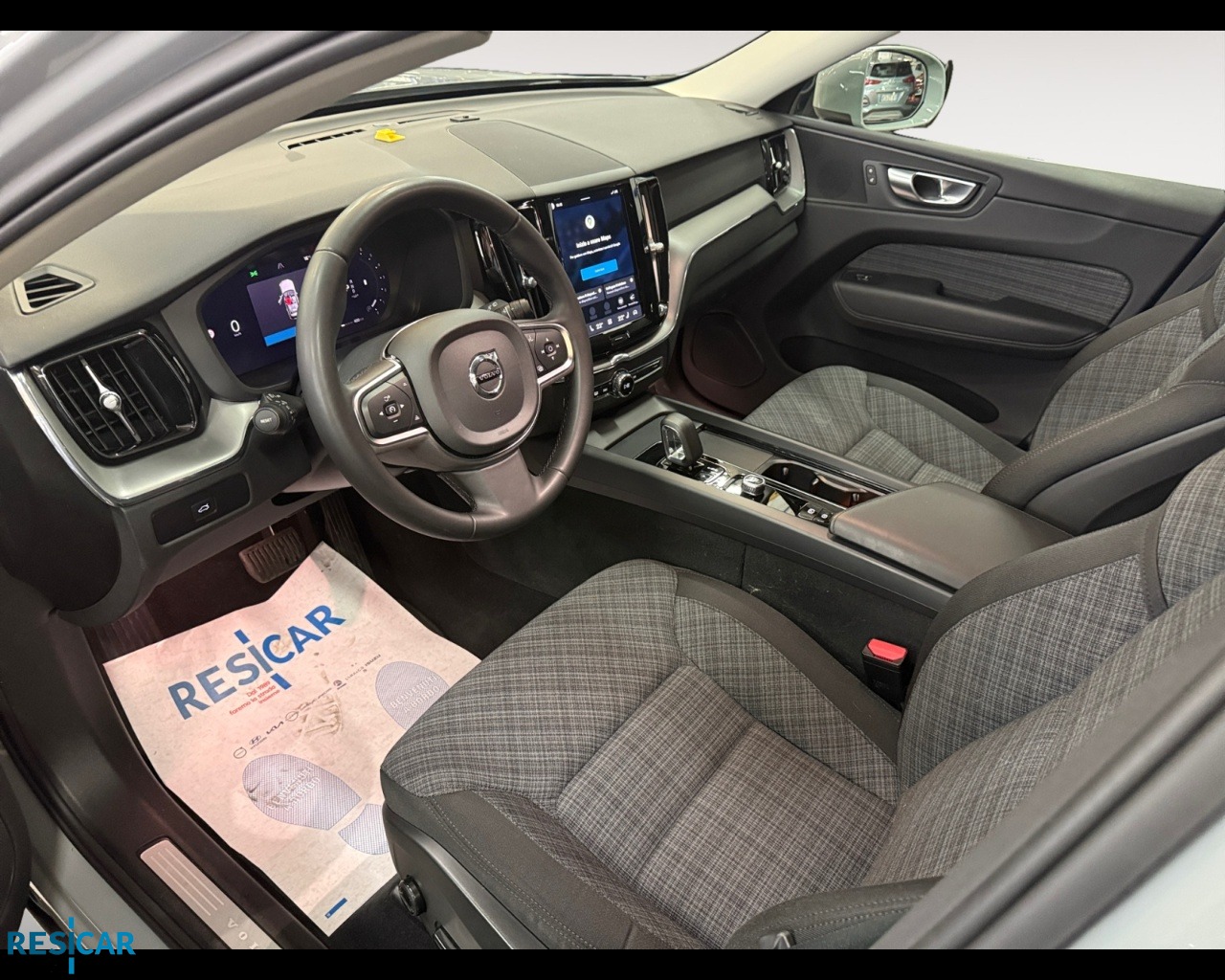 XC60 II 2022 - XC60 2.0 b4 Core auto - immagine 6