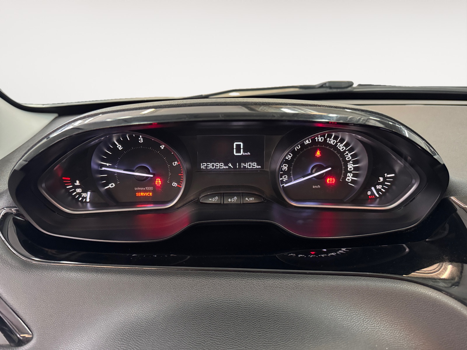 208 5p 1.6 bluehdi Allure 75cv IDONEA NEOPATENTATO - immagine 8
