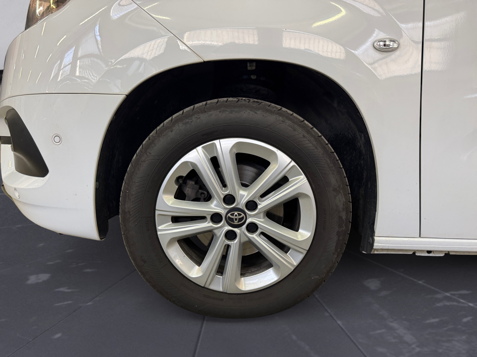 Proace City Verso 1.2P 110cv S&S L1 D Executive - immagine 15