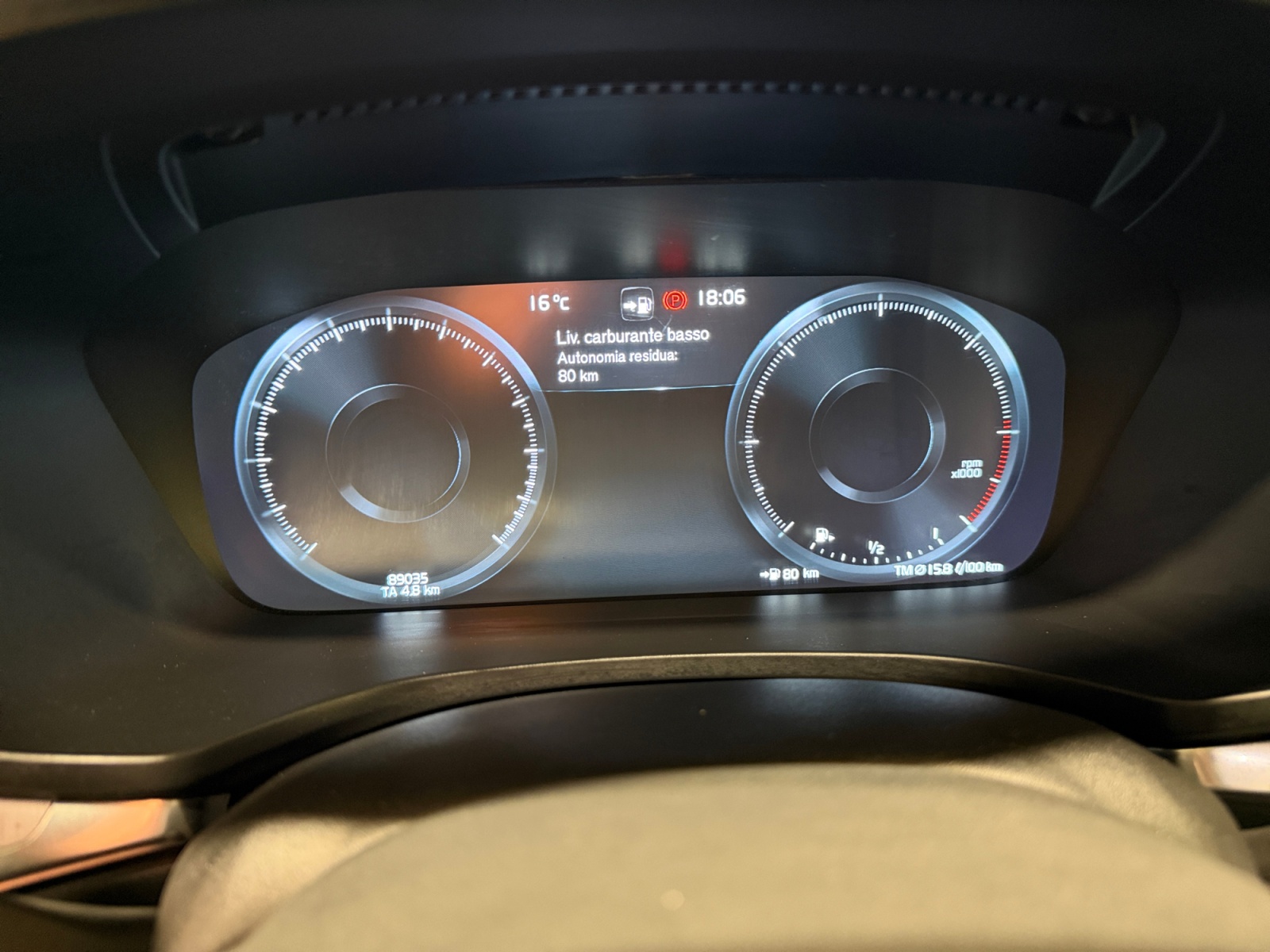 V60 II N1 2.0 B4 Essential auto - immagine 8