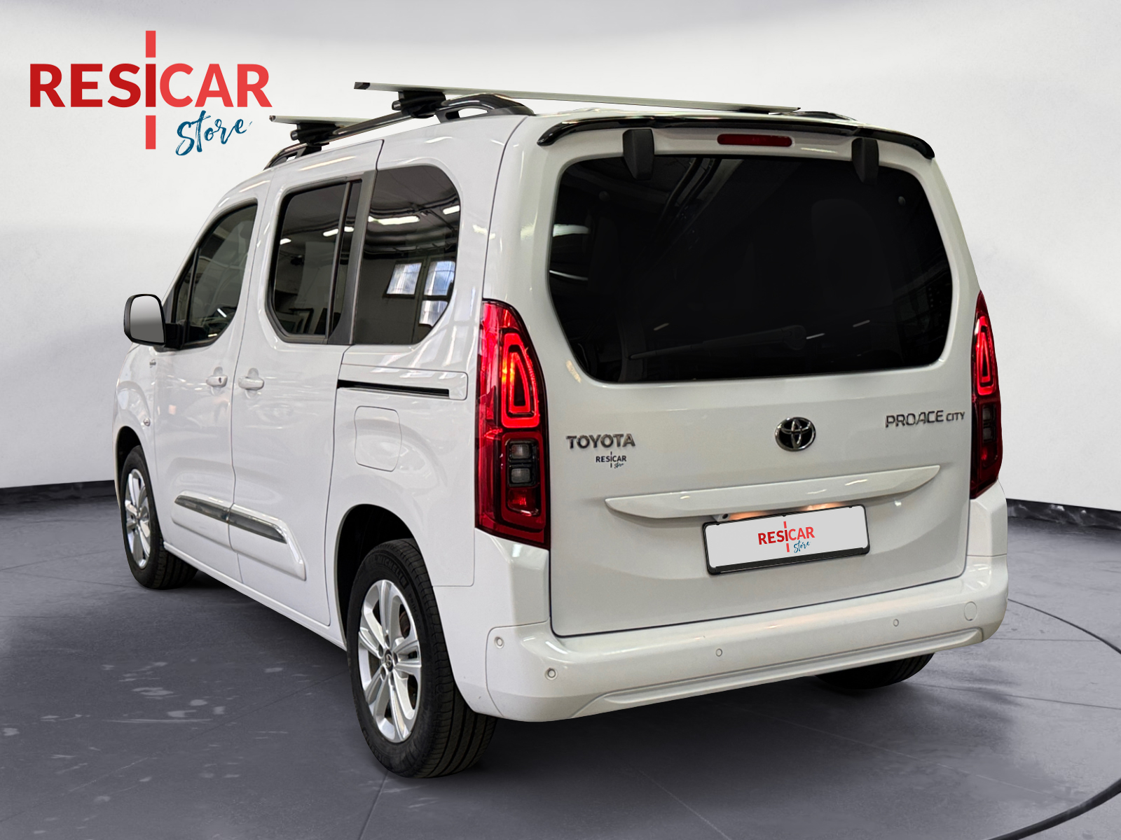 Proace City Verso 1.2P 110cv S&S L1 D Executive - immagine 4