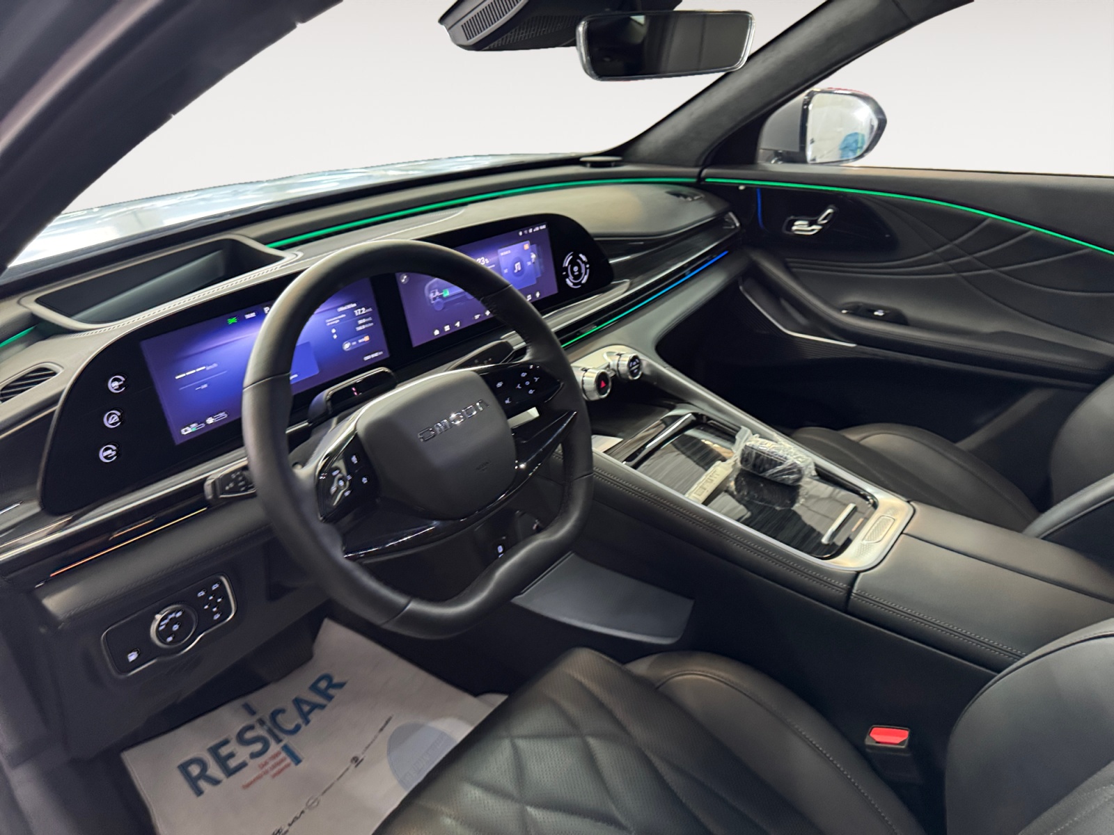OMODA 9 SHS-P PHEV 1.5TGDI - Trazione AWD DHT3 Premium (AWD) - Interni Nero - immagine 6