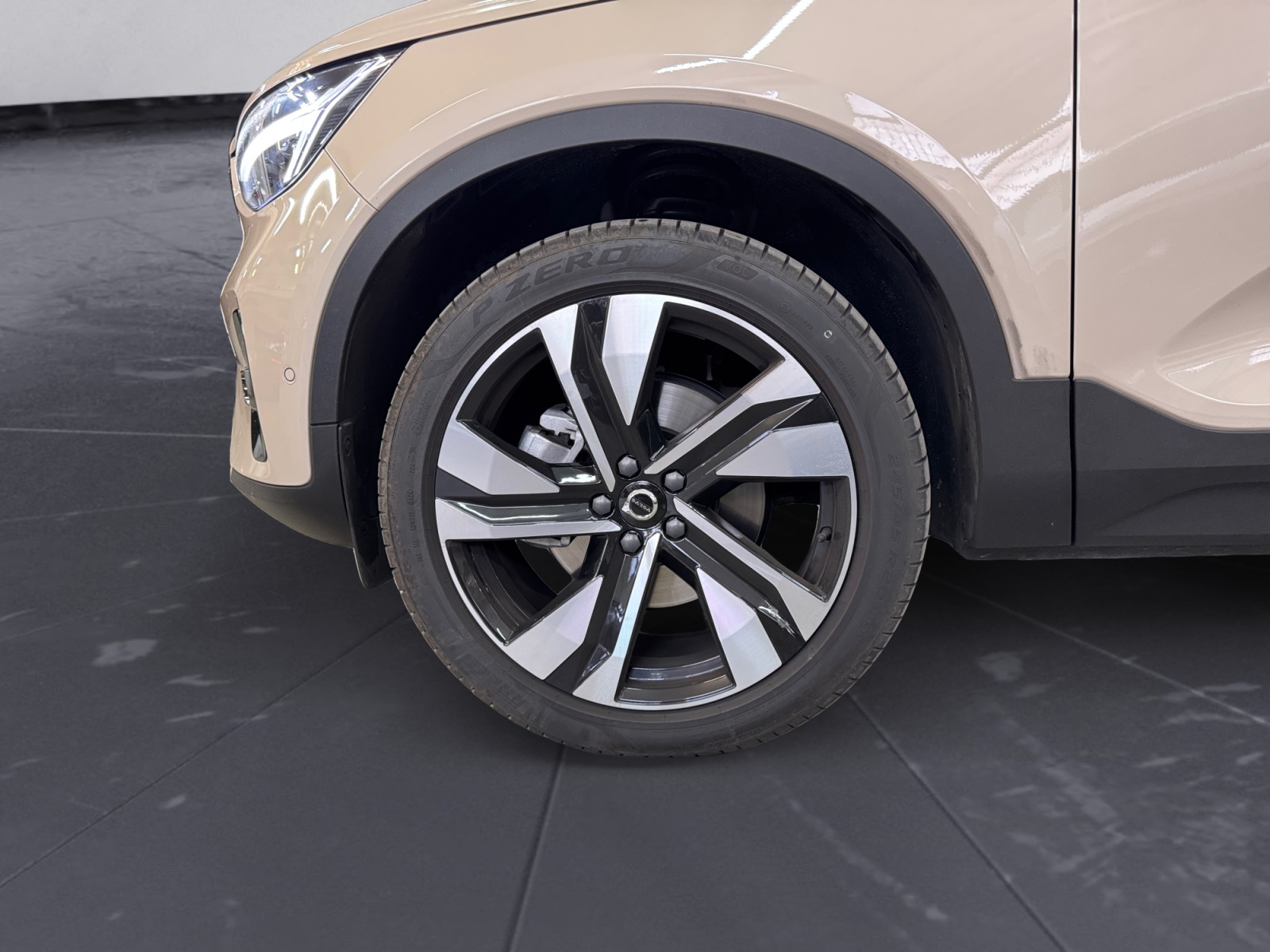 XC40 Ultra Dark B3 AUT - immagine 15