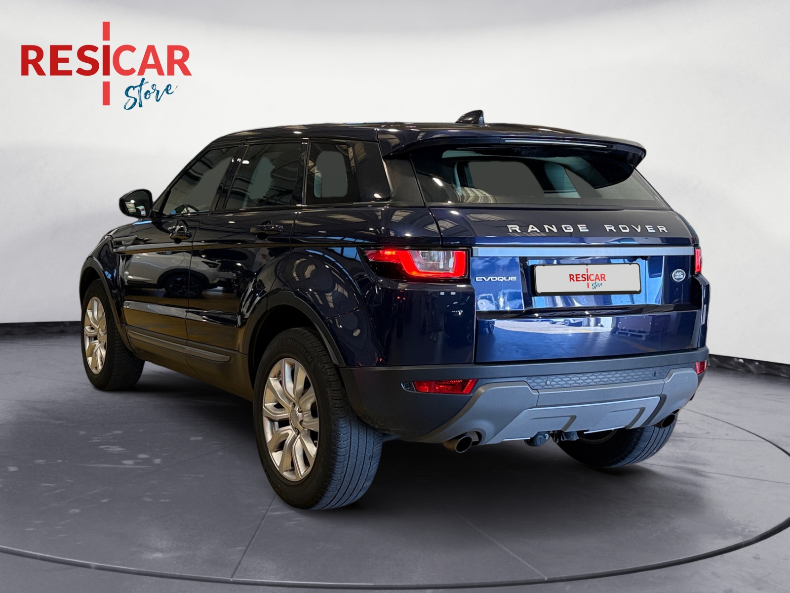 Range Rover Evoque 2.0d i4 mhev R-Dynamic SE awd 150cv auto - immagine 4