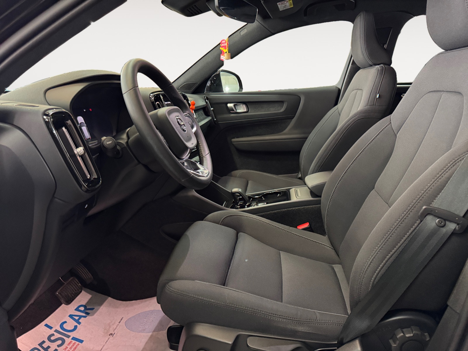 XC40 single motor Core rwd - immagine 7