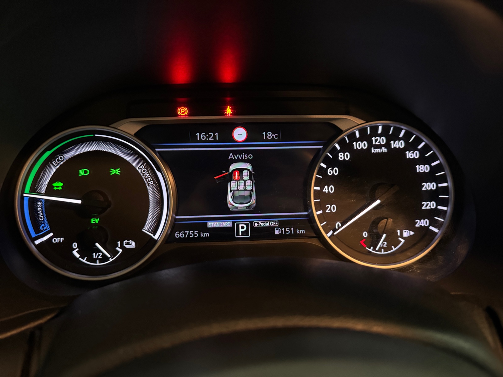 Juke 1.6 hev Tekna - immagine 8