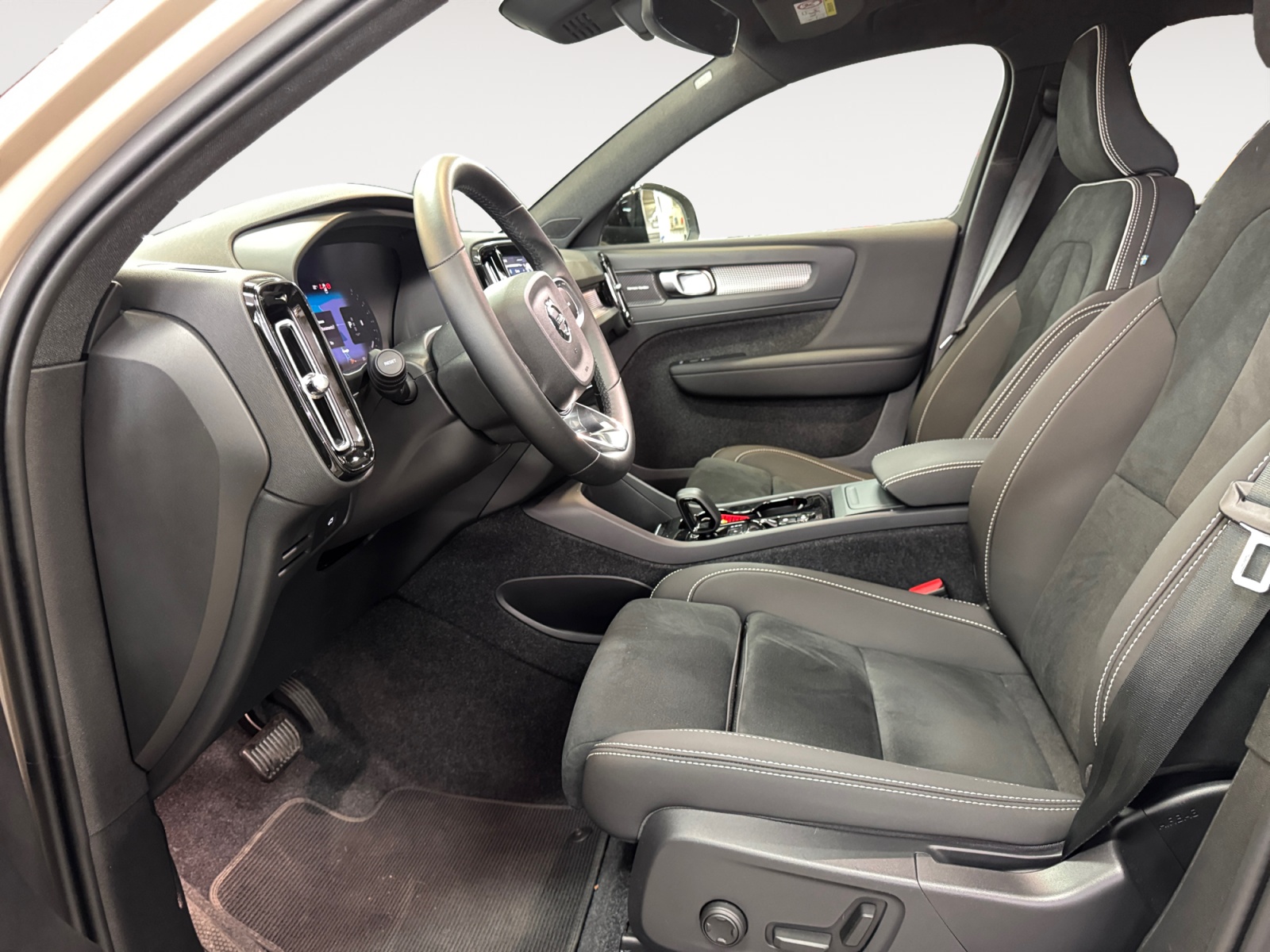 XC40 Ultra Dark B3 AUT - immagine 7