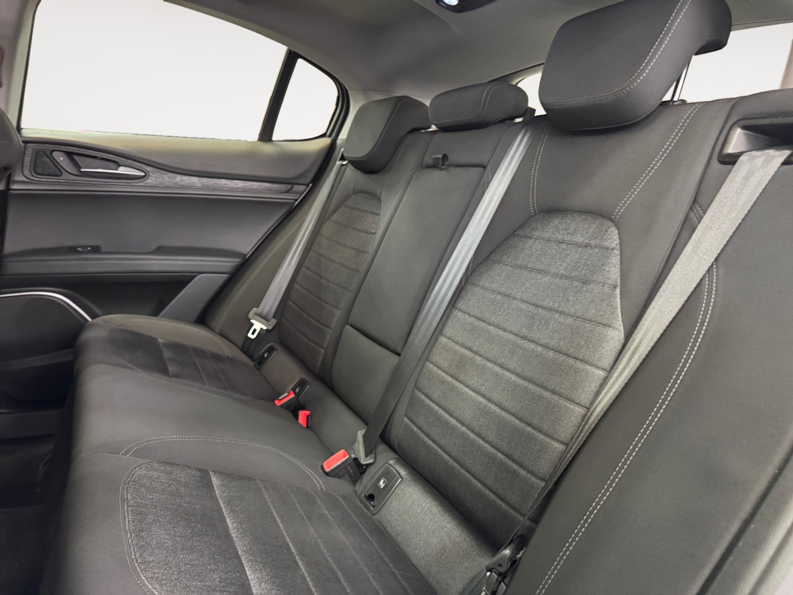 Stelvio 2.2 t Sport Tech Q4 190cv auto - immagine 11