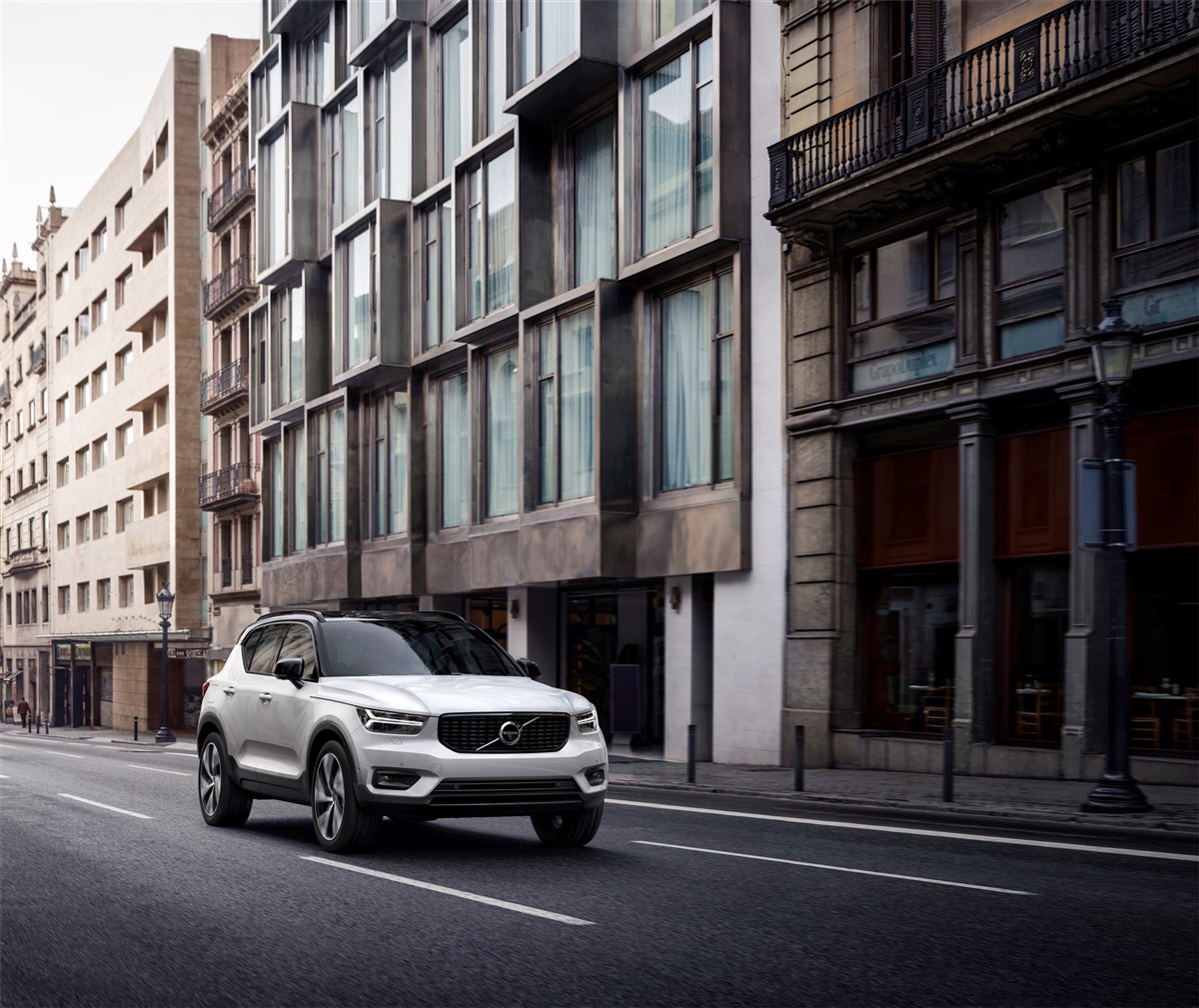 XC40 2.0 d3 R-design geartronic my20 - immagine 5