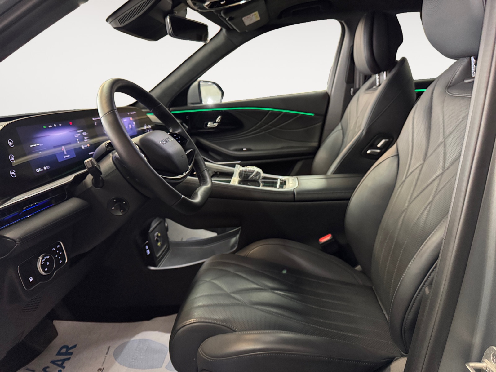 OMODA 9 SHS-P PHEV 1.5TGDI - Trazione AWD DHT3 Premium (AWD) - Interni Nero - immagine 7