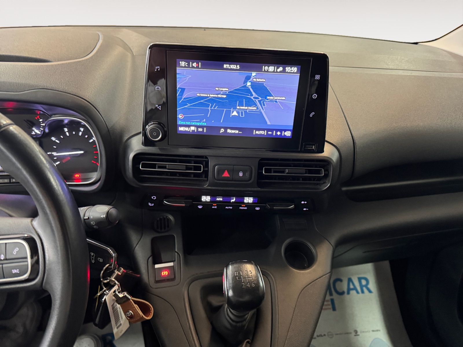 Proace City Verso 1.2P 110cv S&S L1 D Executive - immagine 9