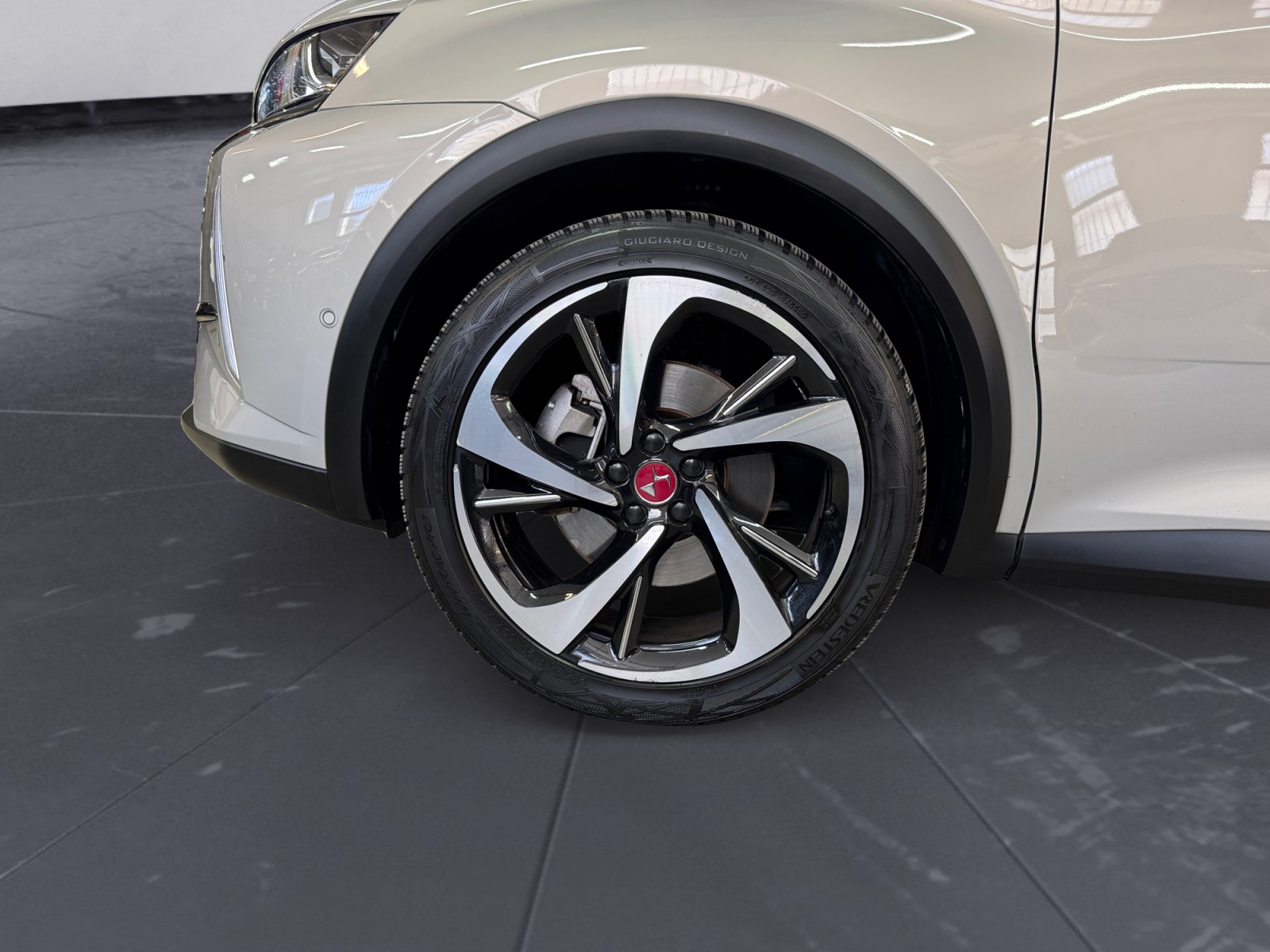 DS7 1.6 e-tense phev Performance Line 4x4 300cv auto - immagine 15