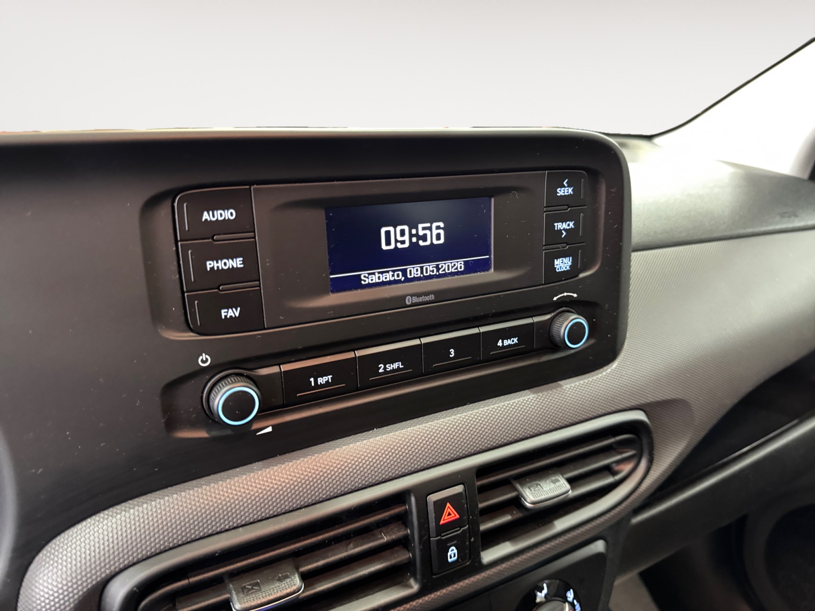 i10 1.0 mpi Tech Connect Pack at - immagine 10