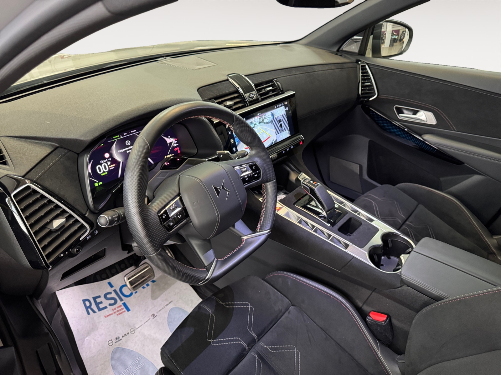 DS7 1.6 e-tense phev Performance Line 4x4 300cv auto - immagine 6