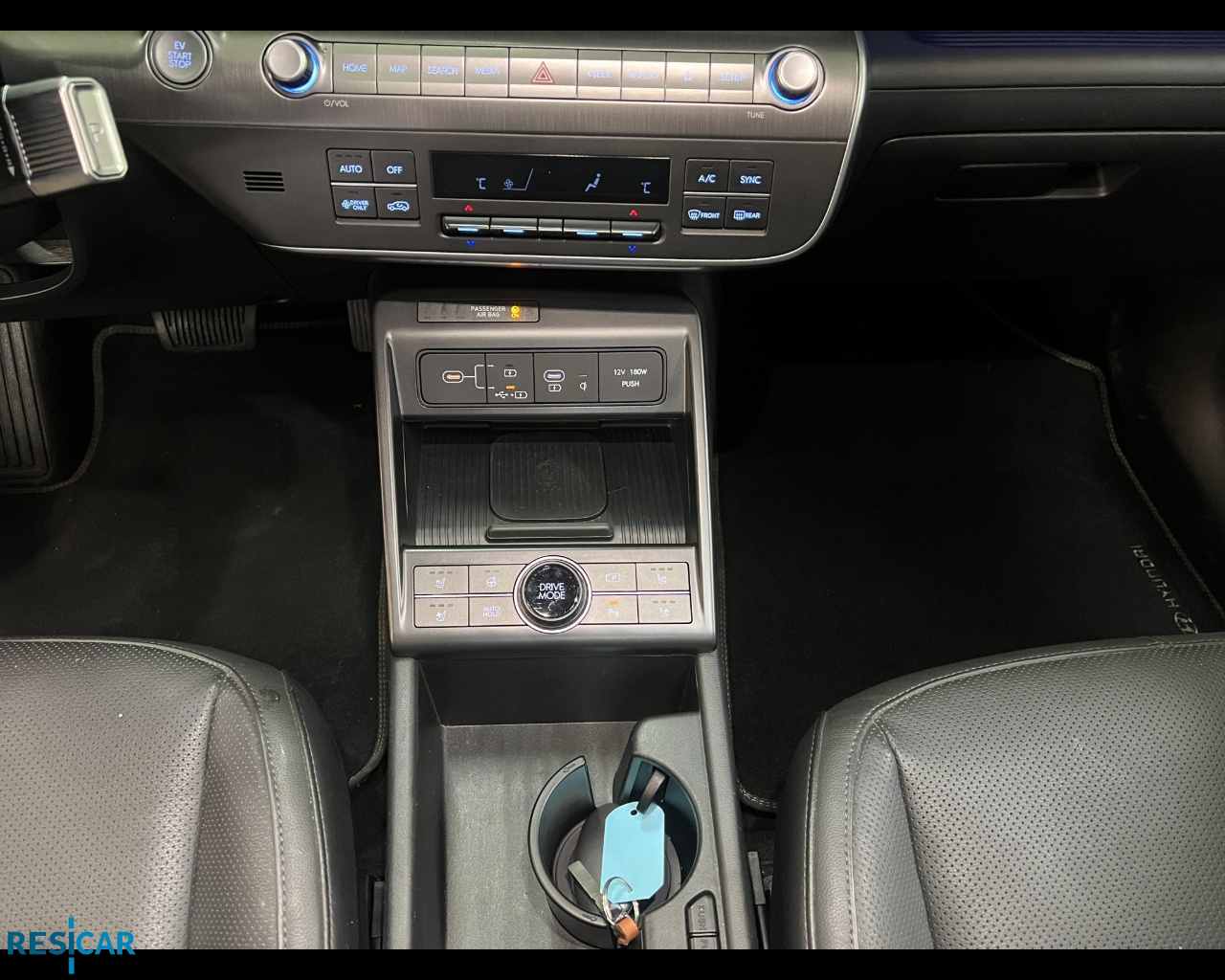 NEWKONA EV 65.4kWhXClassSE,Premium,TT - immagine 9