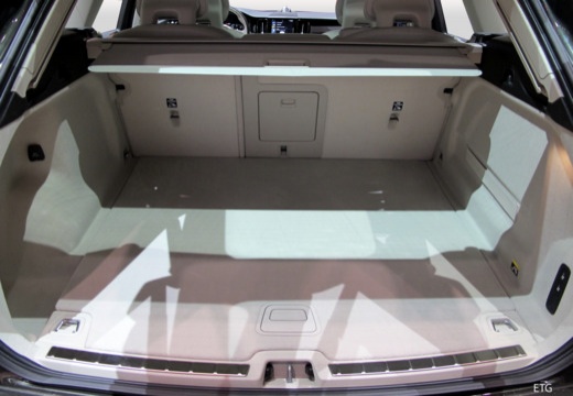 XC60 RECHARGE T6 AWD PLUG-IN CORE BRIGHT - immagine 5