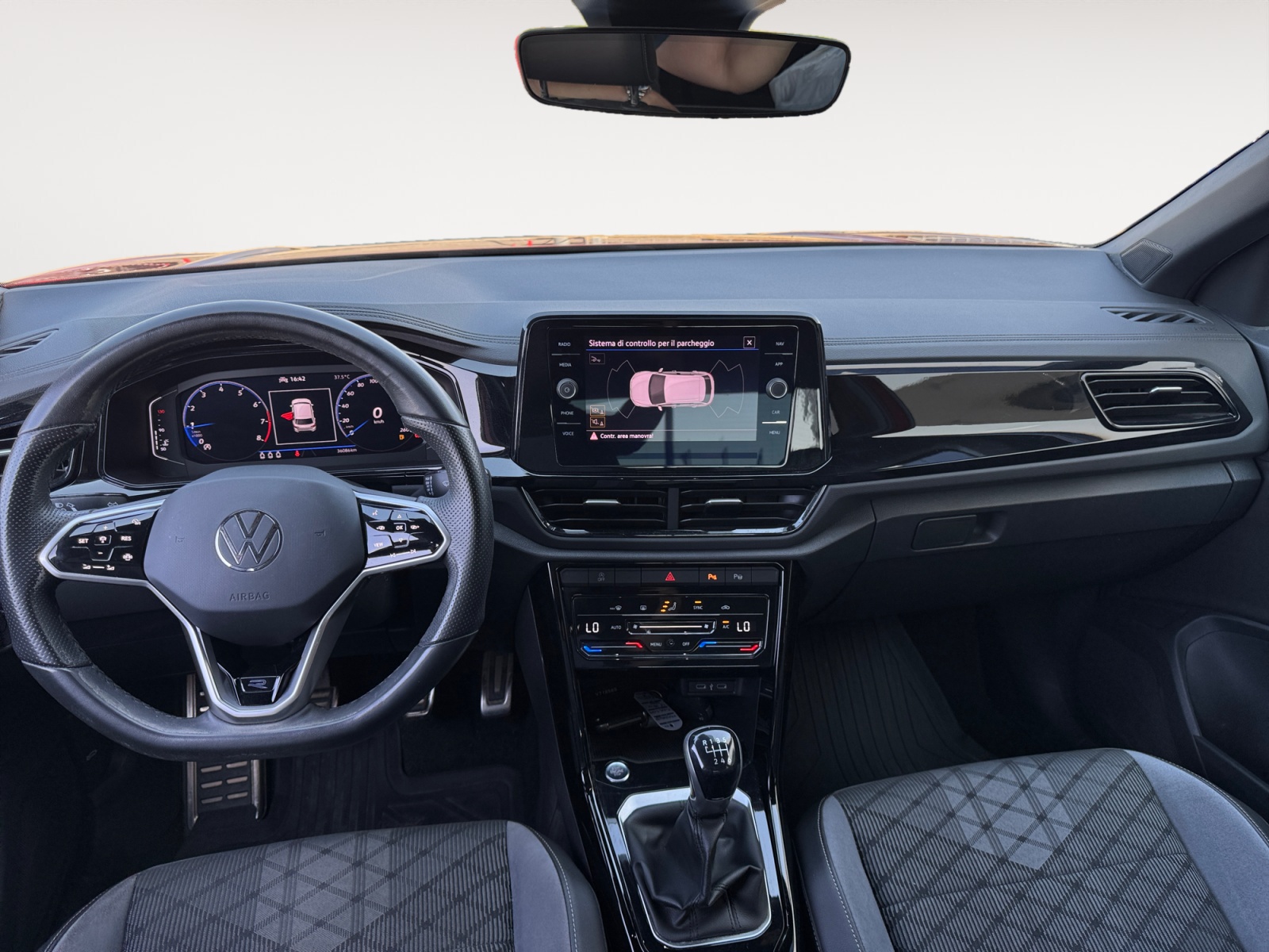 T-Roc 1.5 tsi R-Line - immagine 12