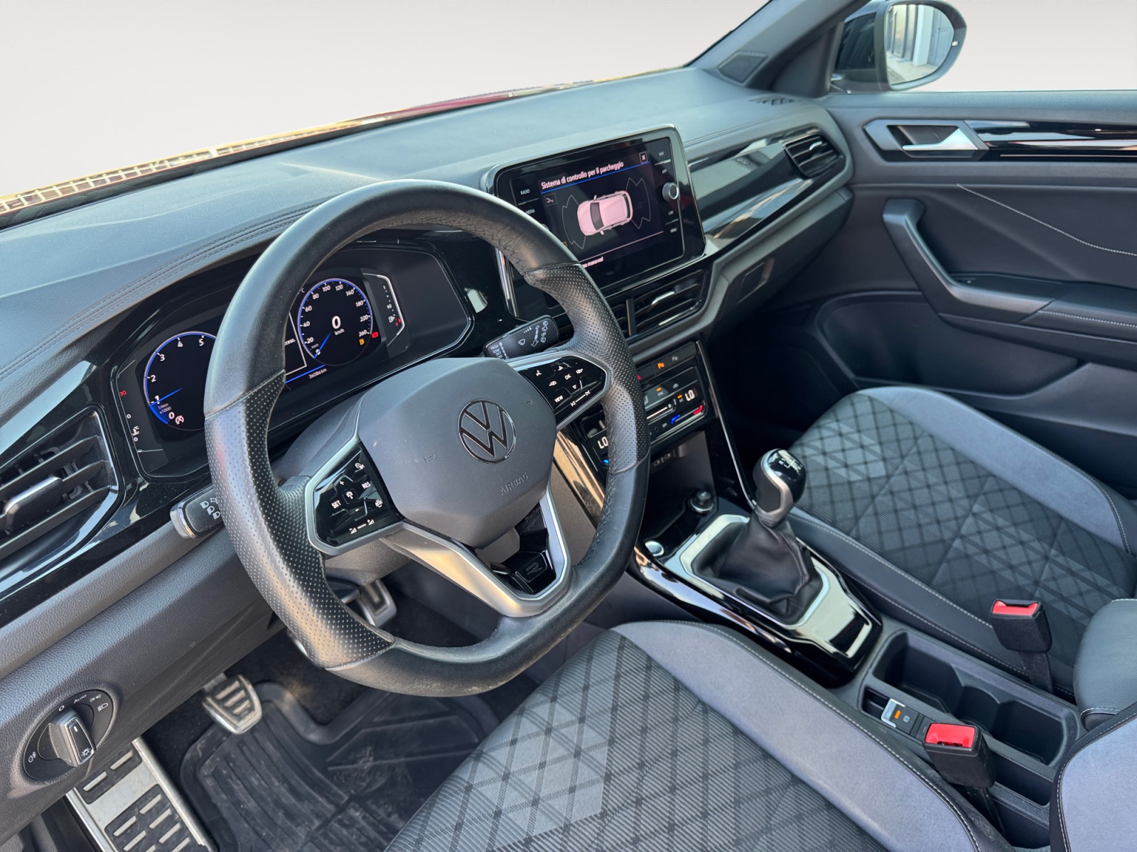 T-Roc 1.5 tsi R-Line - immagine 6